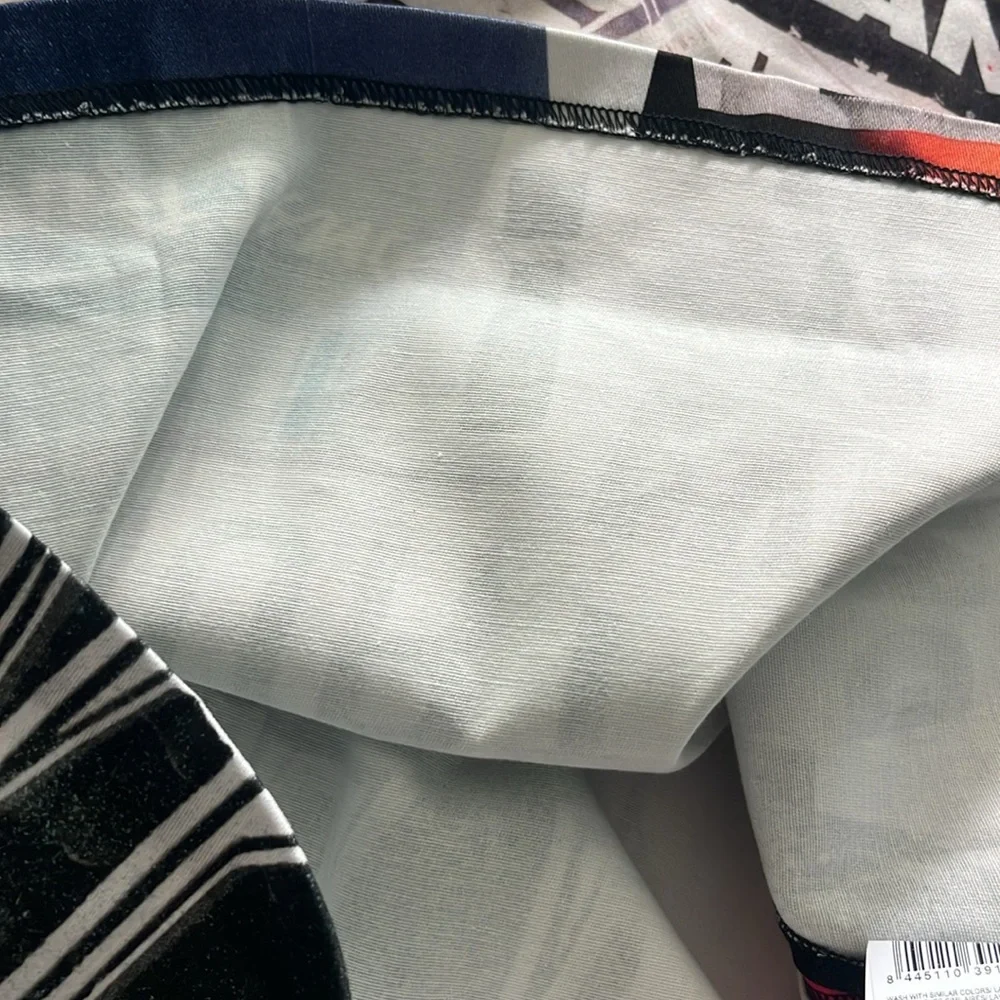 Desigual Slim Newspaper Mini Skirt - Picture 9 of 16